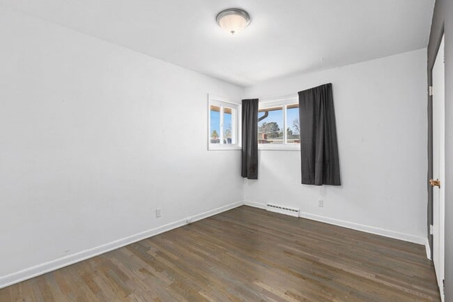 Building Photo - 1306 23rd Ave Ct