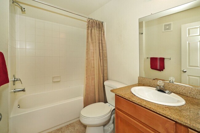 Building Photo - Fully Furnished & Move In Ready!