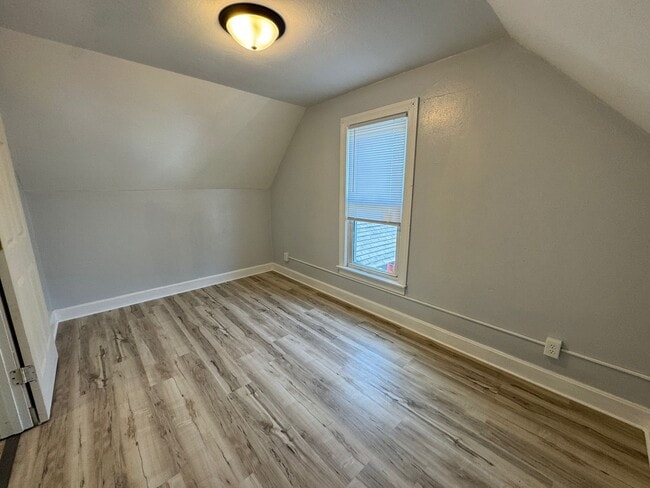 Building Photo - 1614 Sibley Ave