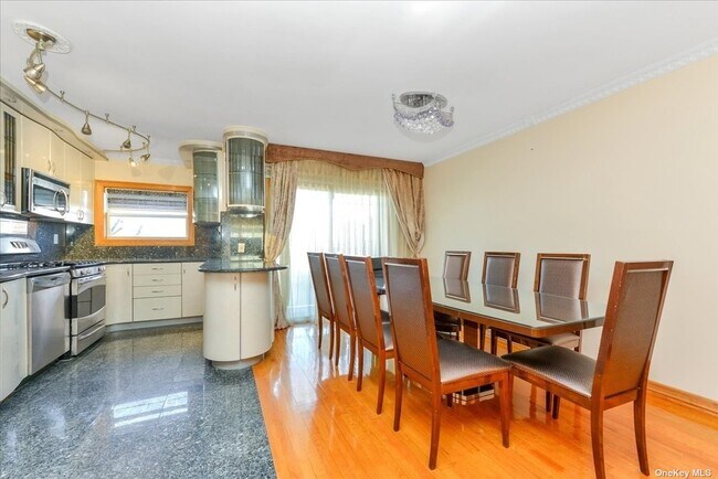 Building Photo - 70-21-70174 174th St