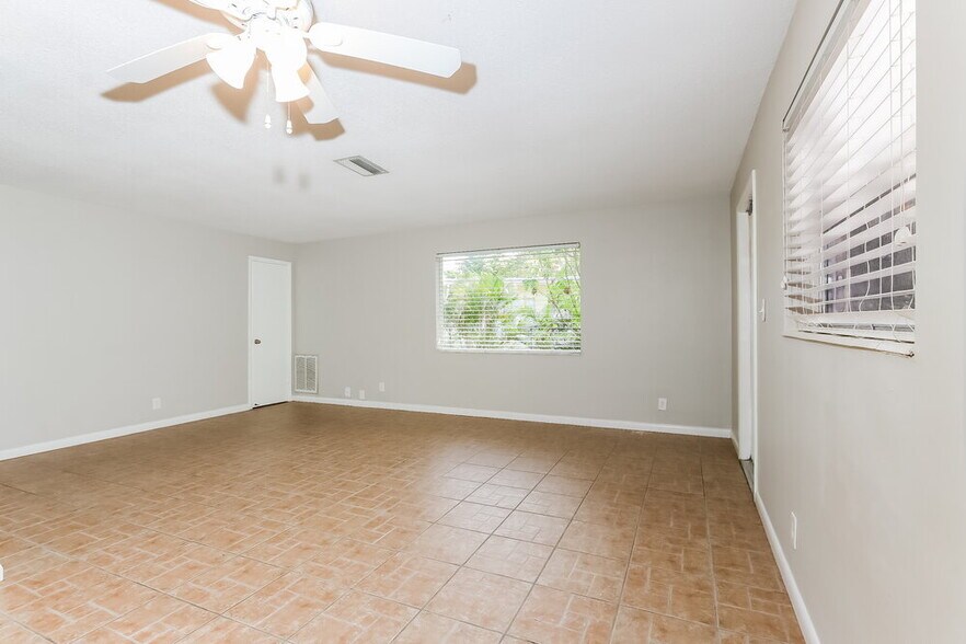 Building Photo - 201 Newcastle St