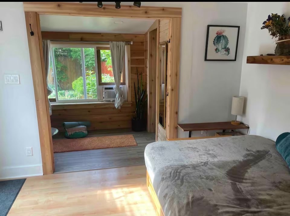 Building Photo - 3276 SE Grant St