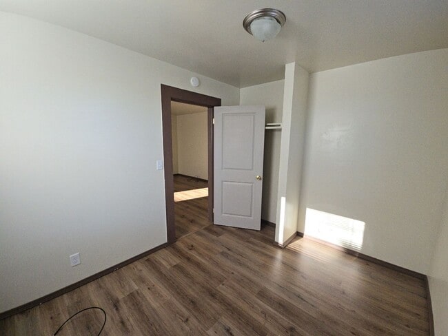 Building Photo - 3BR Eureka home offers remodeled interior, large yard and outbuildings!