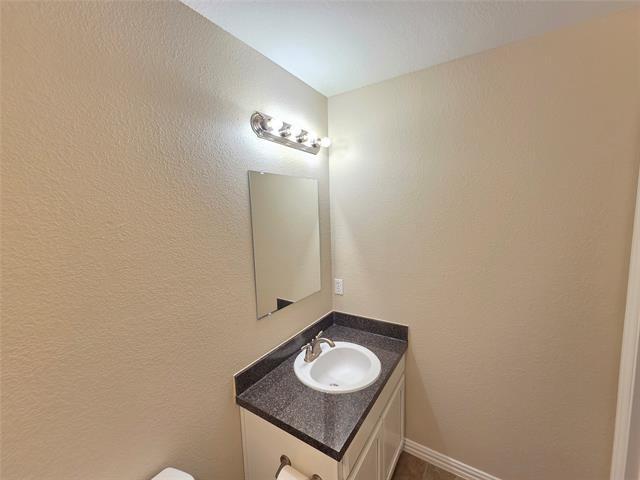 Building Photo - 2317 Bloomfield Dr