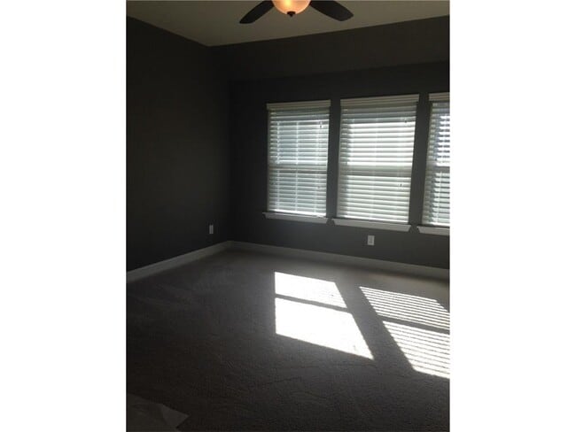 Building Photo - 504 Peterhouse Dr