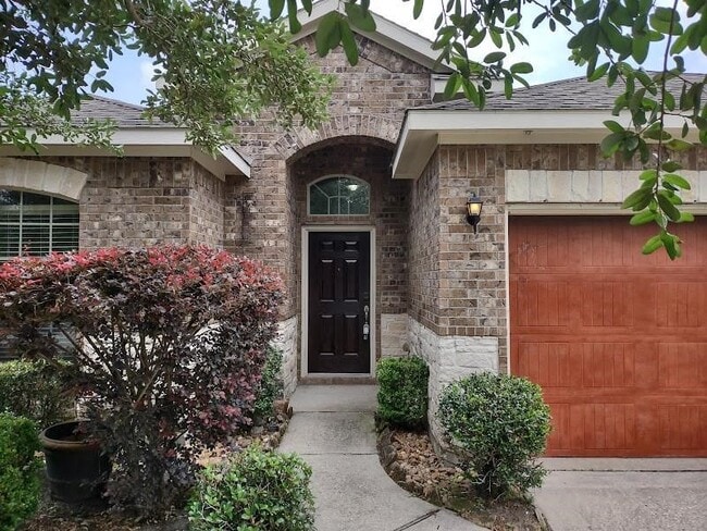 Building Photo - 21383 Village Crossing Ln