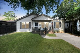 Building Photo - 7032 Conley St