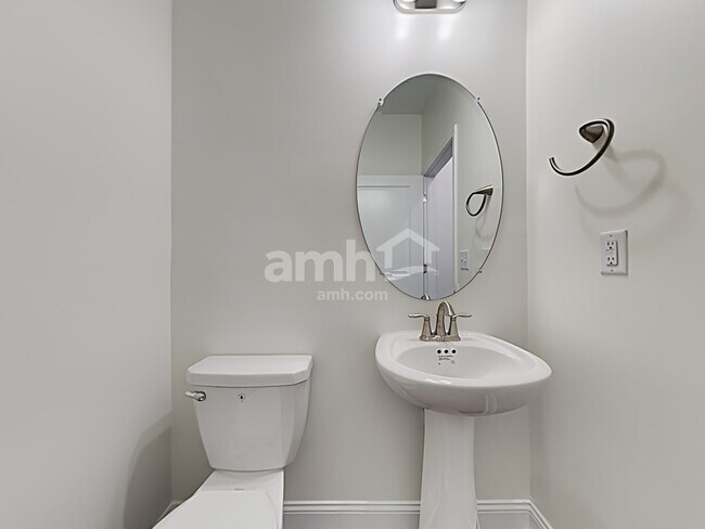 Building Photo - 330 Azore Way