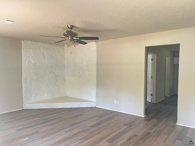 Building Photo - 1169 Sandy Beach Dr