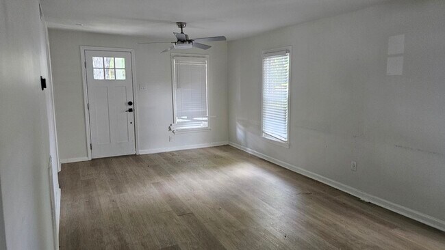 Building Photo - Charming 3-bedroom, 1-bath home!