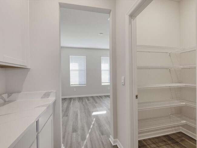 Building Photo - Unfurnished Annual Rental