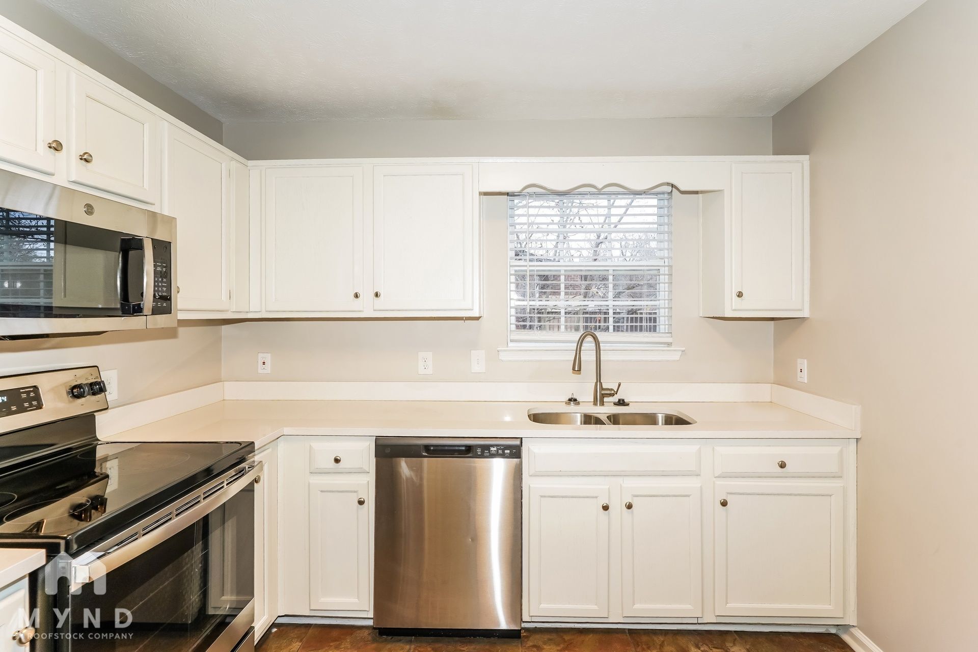 Building Photo - 252 Cedarview Dr