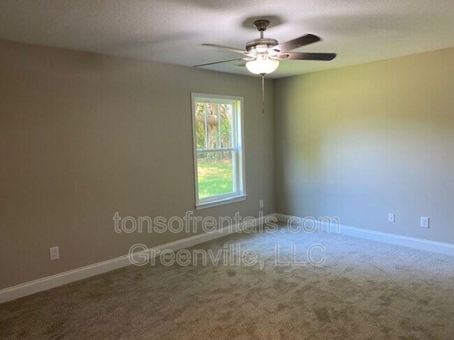 Building Photo - 182 Sherwood Dr