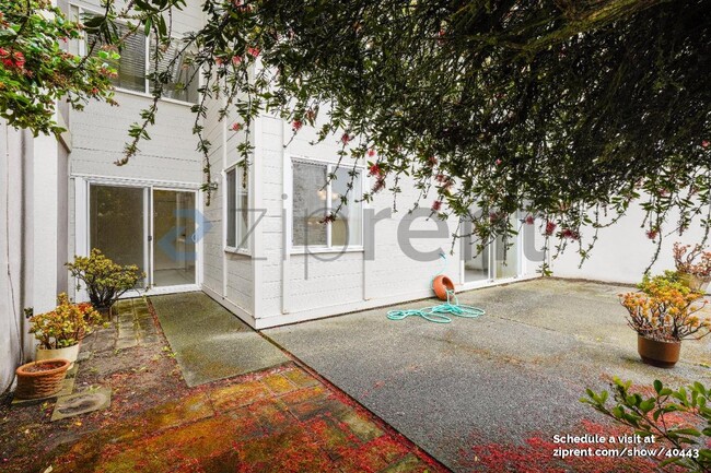 Building Photo - 3717 Erris Ct