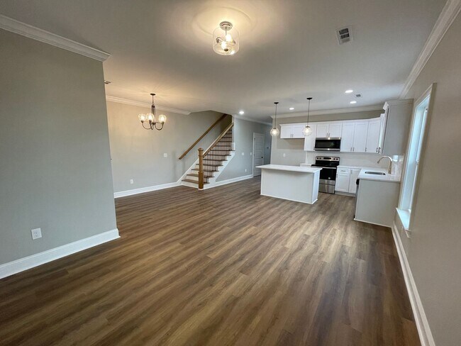 Building Photo - New 3/2.5 Townhouse in Downtown Rome $2,295