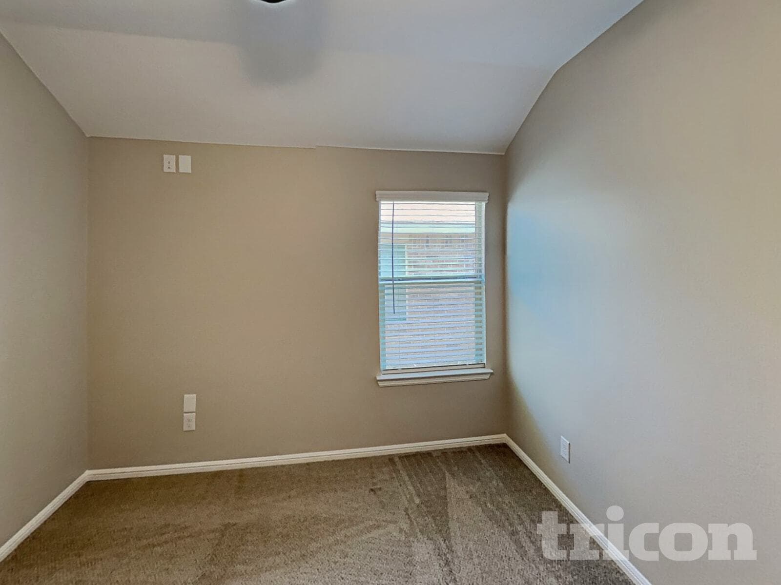 Building Photo - 304 Foxhunter St