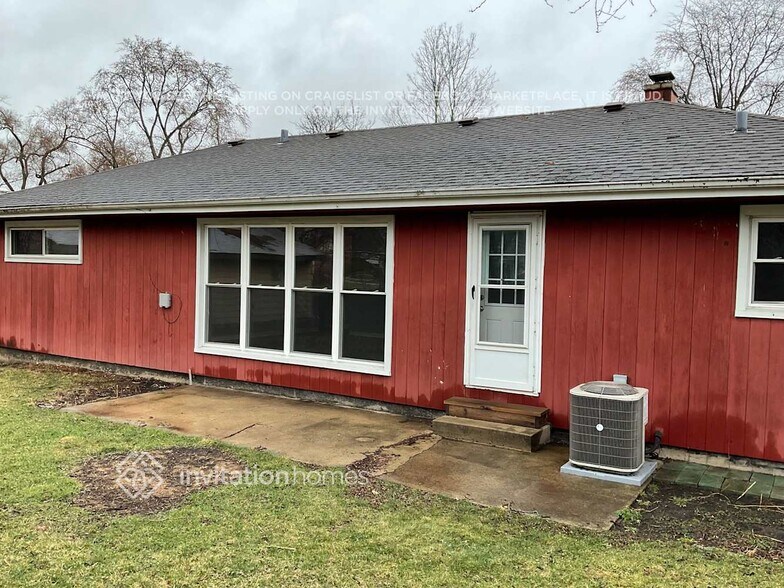 Building Photo - 624 S Pierce Ave