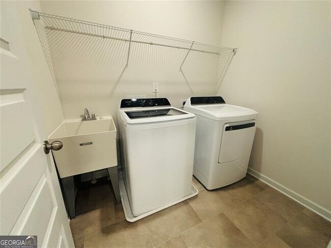 Building Photo - 206 Bastian Dr