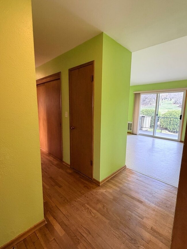 Building Photo - Country like setting! Spacious 3+ bed/ 1.5 bath house with garage, large yard, private deck and a...