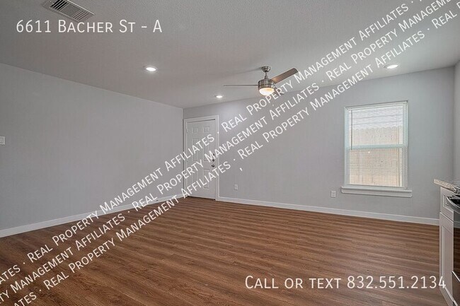 Building Photo - 6611 Bacher St