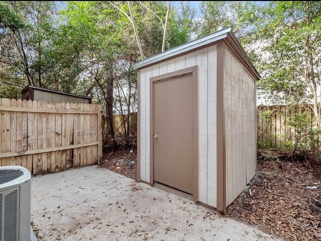 Building Photo - 3296 Nekoma Ln