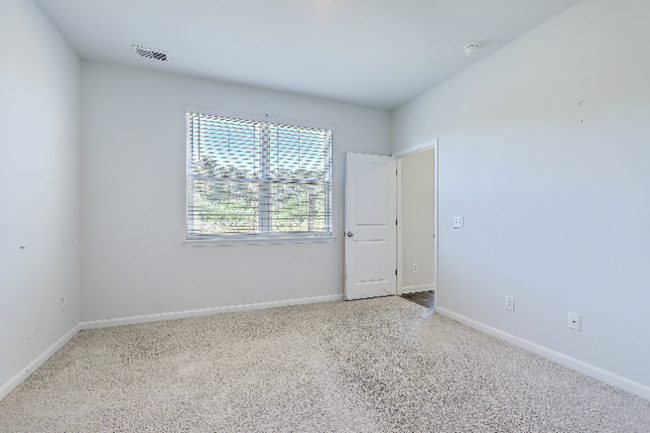 Building Photo - 124 Pontoria Dr