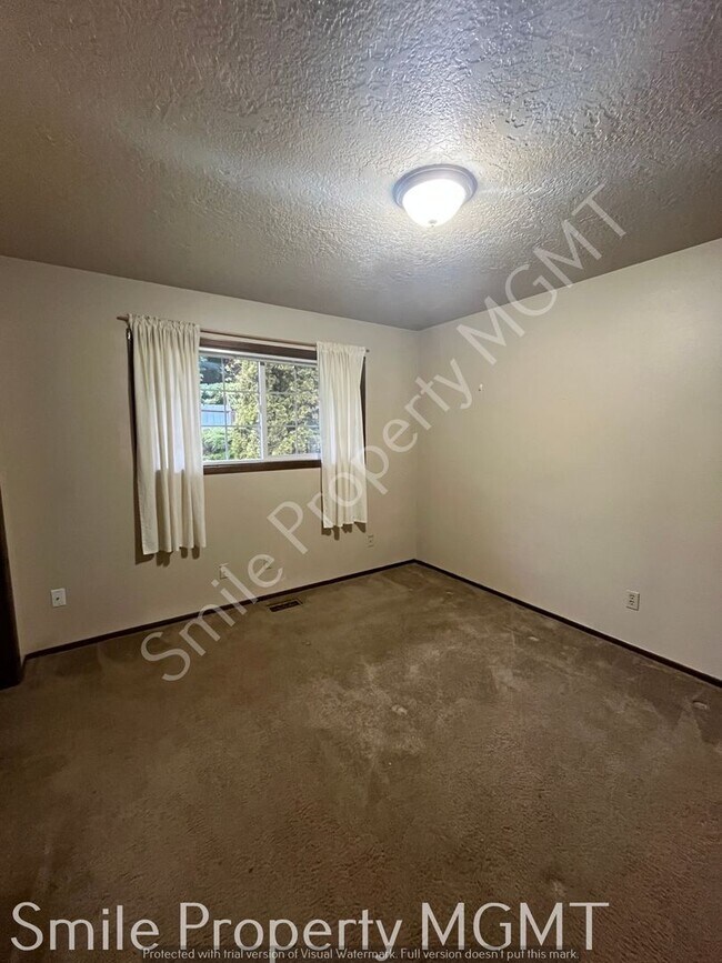 Building Photo - single house