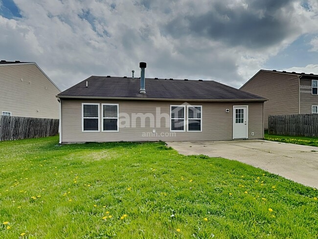 Building Photo - 5624 Grassy Bank Dr