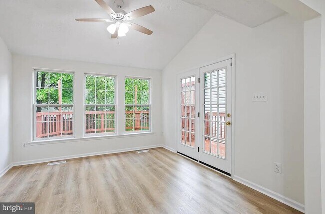 Building Photo - 15 Silver Birch Ct