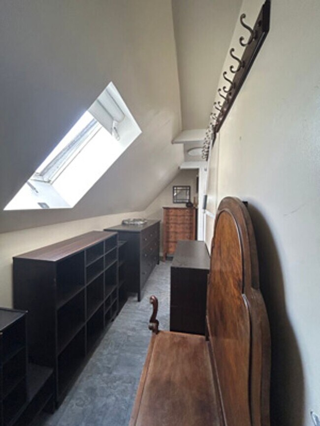 Building Photo - Welcome to this Fully Furnished Crocker Highland Gem!