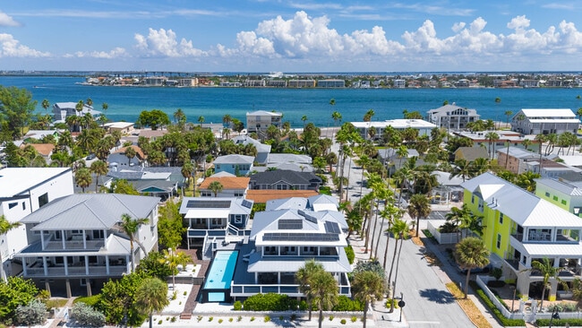 Building Photo - 113-112 12th Ave