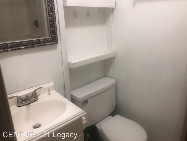 Building Photo - 3 br, 2 bath House - 1131 Friendship Way