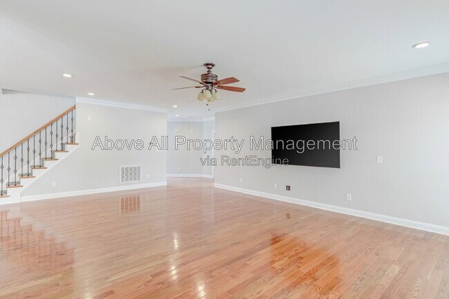 Building Photo - 2041 Jadewood Dr