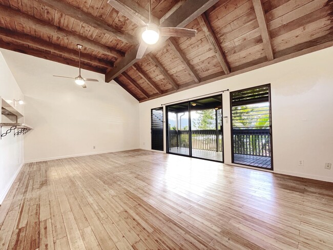 Building Photo - Spacious 3/2 in Kaneohe with Tropical Views