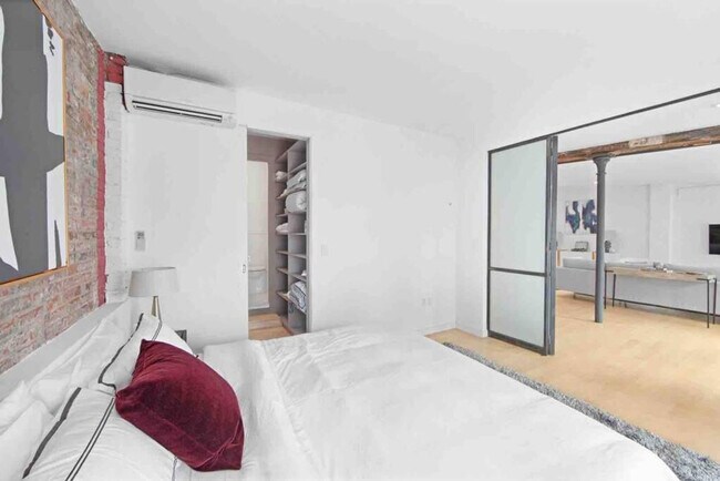 Building Photo - 25 Peck Slip