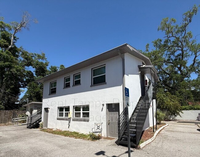 Building Photo - 2475 18th Ave S