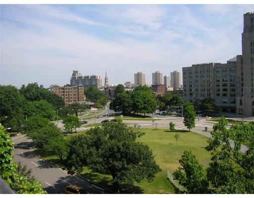 Building Photo - 100 Riverway