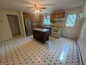 Building Photo - Spacious 2-Bedroom 1 1/2 bath- End-Unit Townhouse, Dunbarton, NH