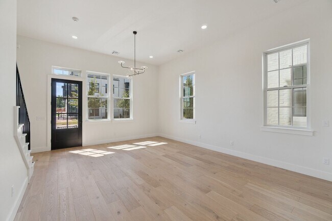Building Photo - Townhome 2 bed 2.5 bath "The Mid-Mod" in the Heart of Selah