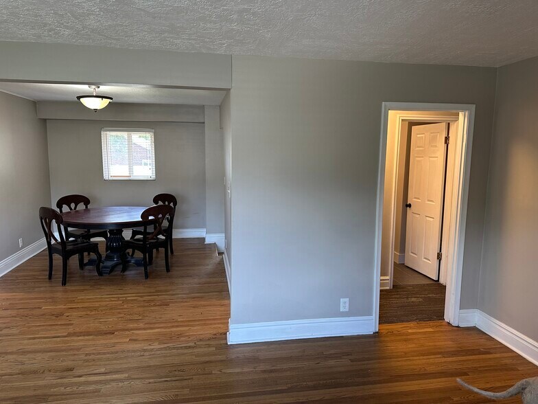 Building Photo - 3396 S Lorraine Cir