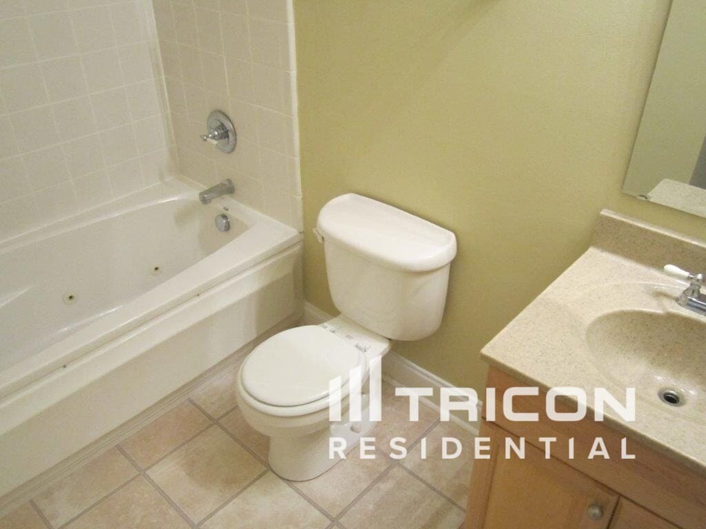 Building Photo - 554 Peregrine Ct