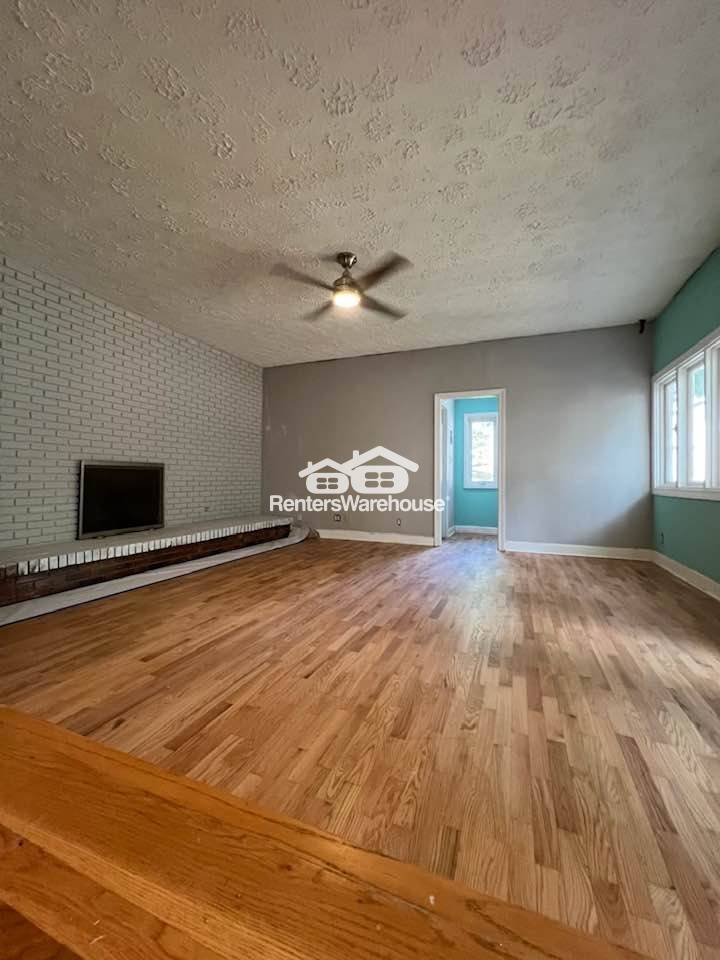 Building Photo - 1704 Belle Isle Cir NE