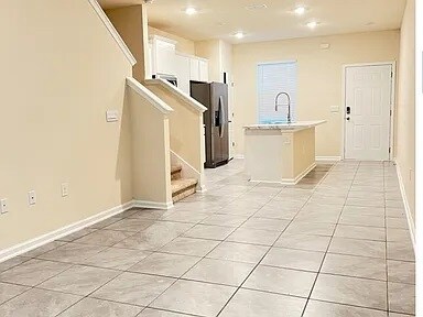 Building Photo - 882 Rotary Rd