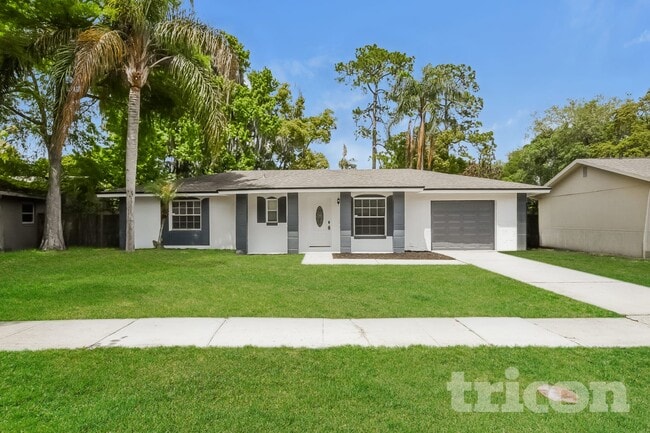 Building Photo - 120 N Alderwood St