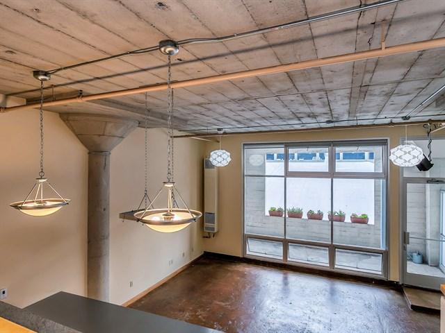 Building Photo - Open Floor Plan Loft in Jack London Square