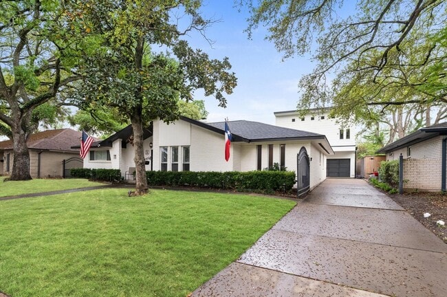 Building Photo - 5511 Queensloch Dr