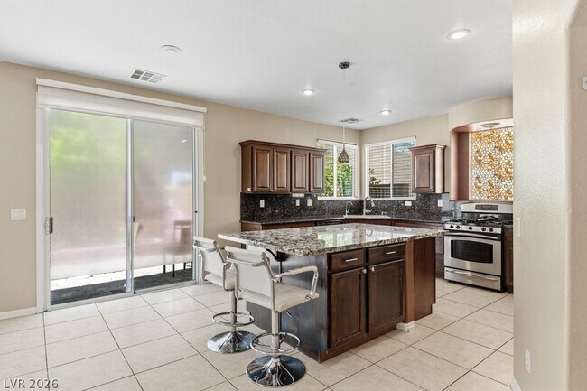 Building Photo - 527 Newberry Springs Dr