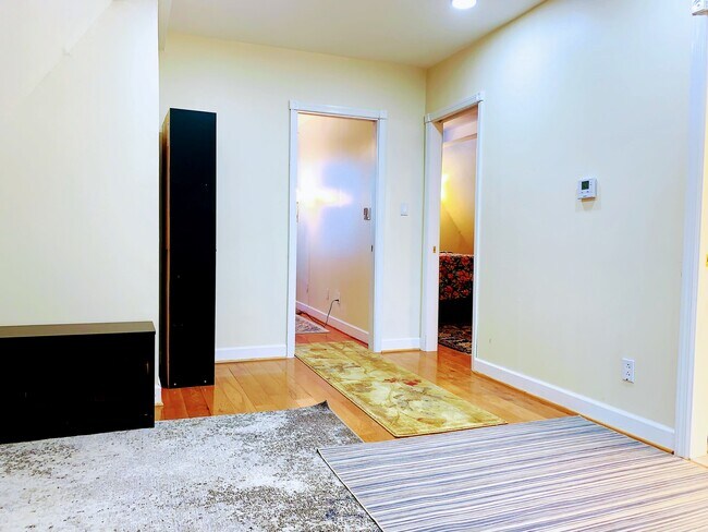 Building Photo - 20 Reichold Rd
