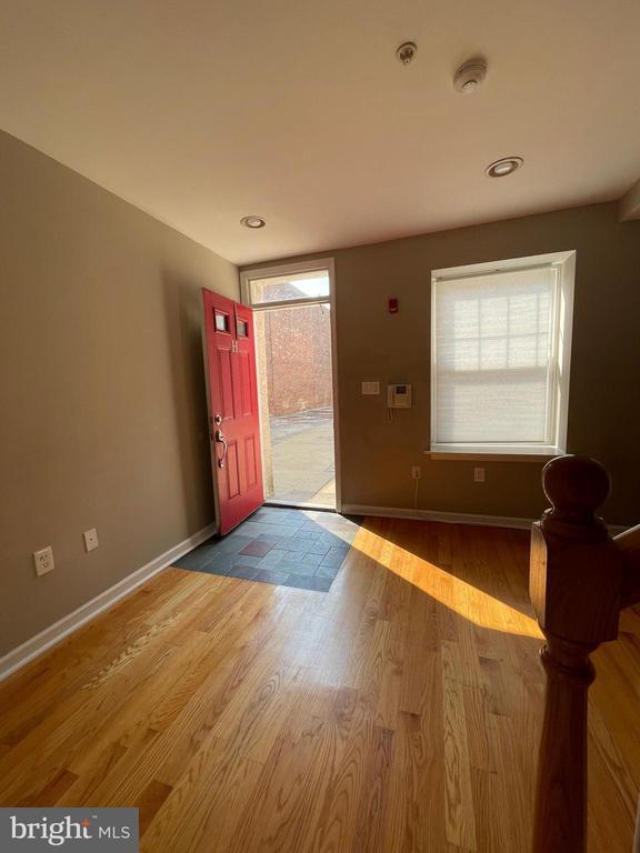 Building Photo - 1027 N 4th St