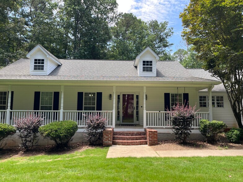 Primary Photo - 68 Lancaster Way